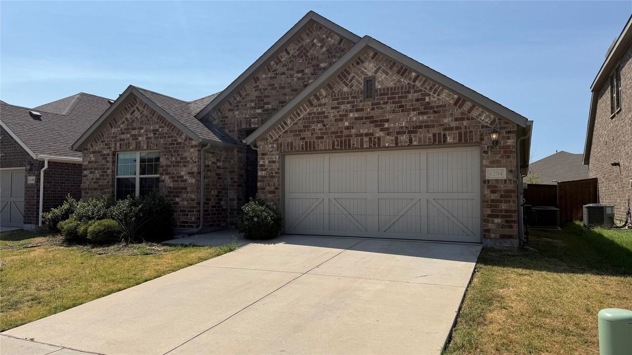 6204 Painswick Dr - Photo 2 of 24