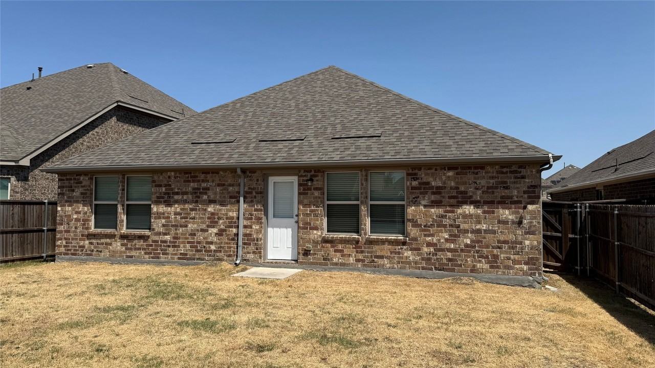 6204 Painswick Dr - Photo 5 of 24