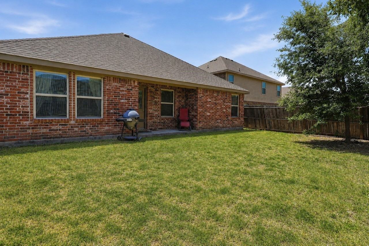 2380 Willard Way - Photo 3 of 25