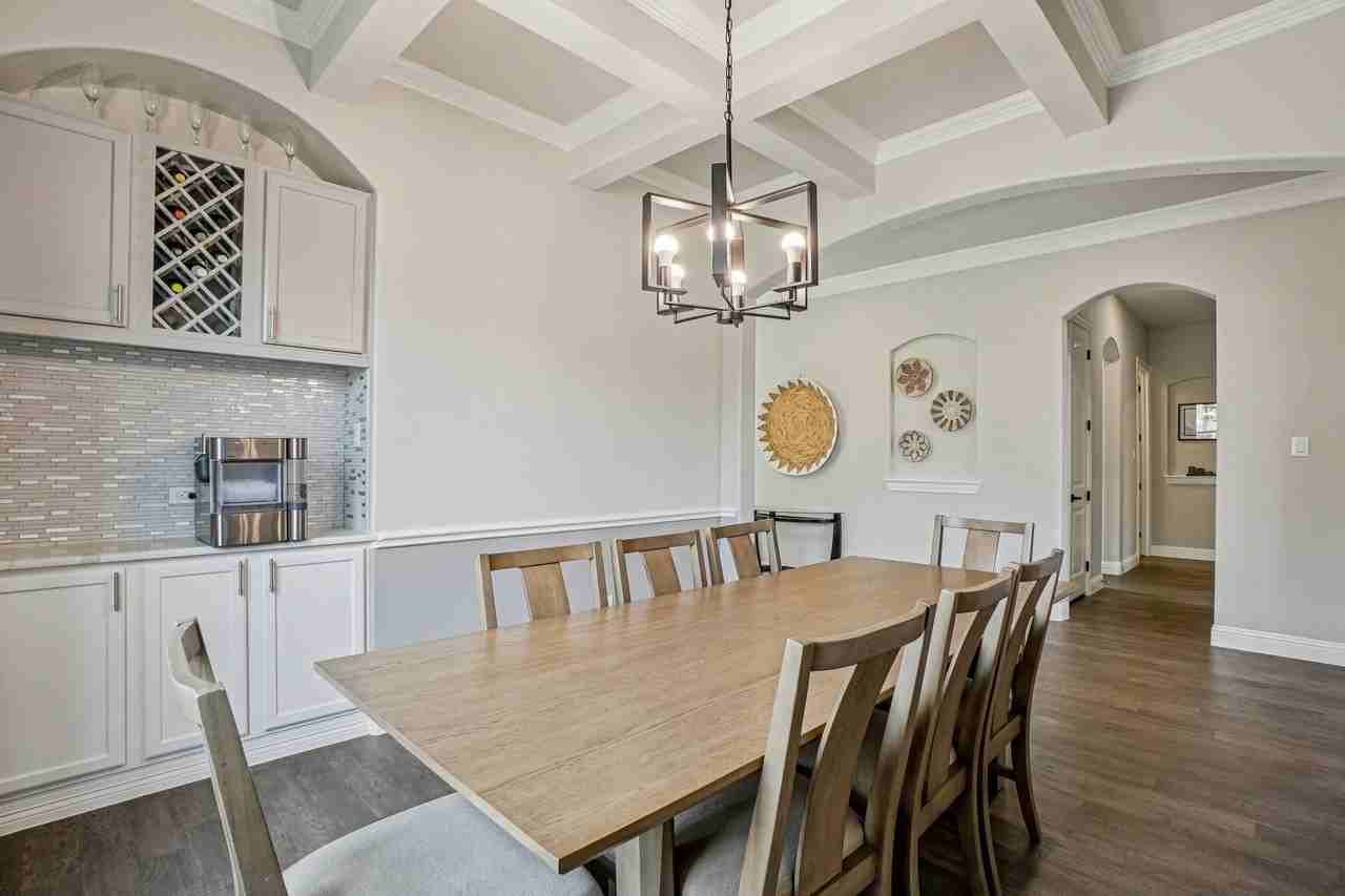 1036 Windy Hill Ln - Photo 4 of 40