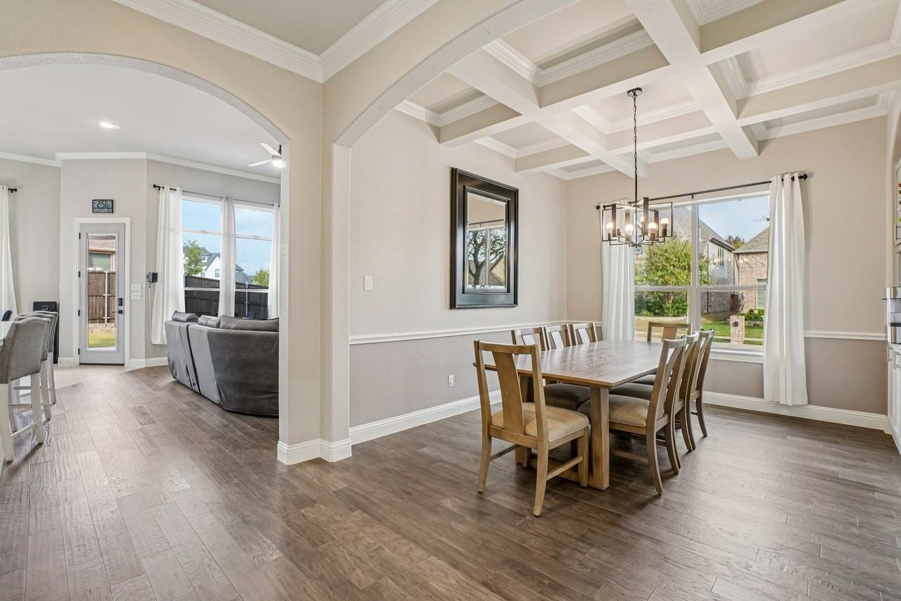 1036 Windy Hill Ln - Photo 5 of 40