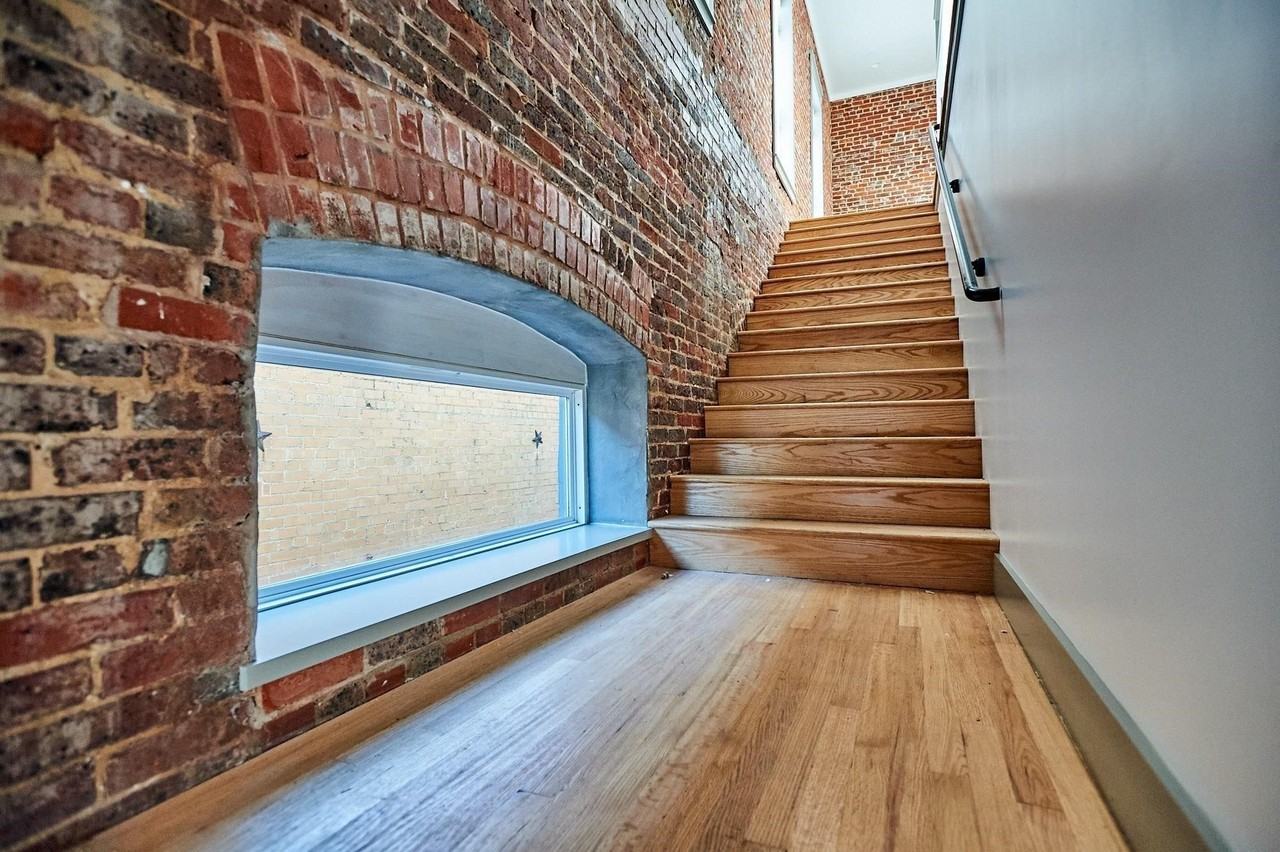 200 W Brown St - Photo 2 of 6