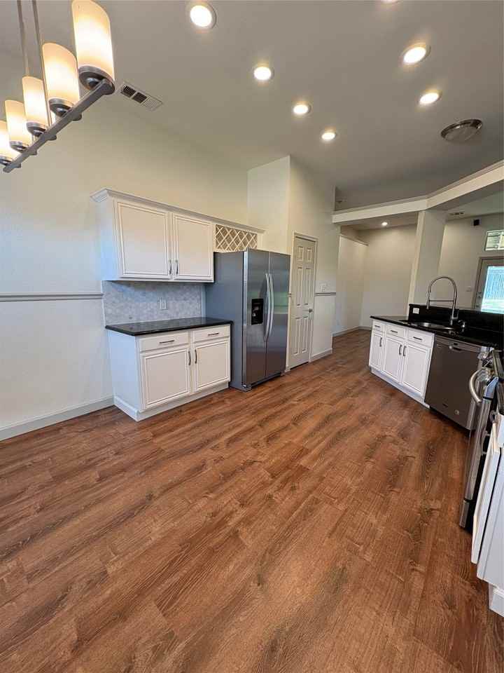 3037 Wren Ln - Photo 7 of 23