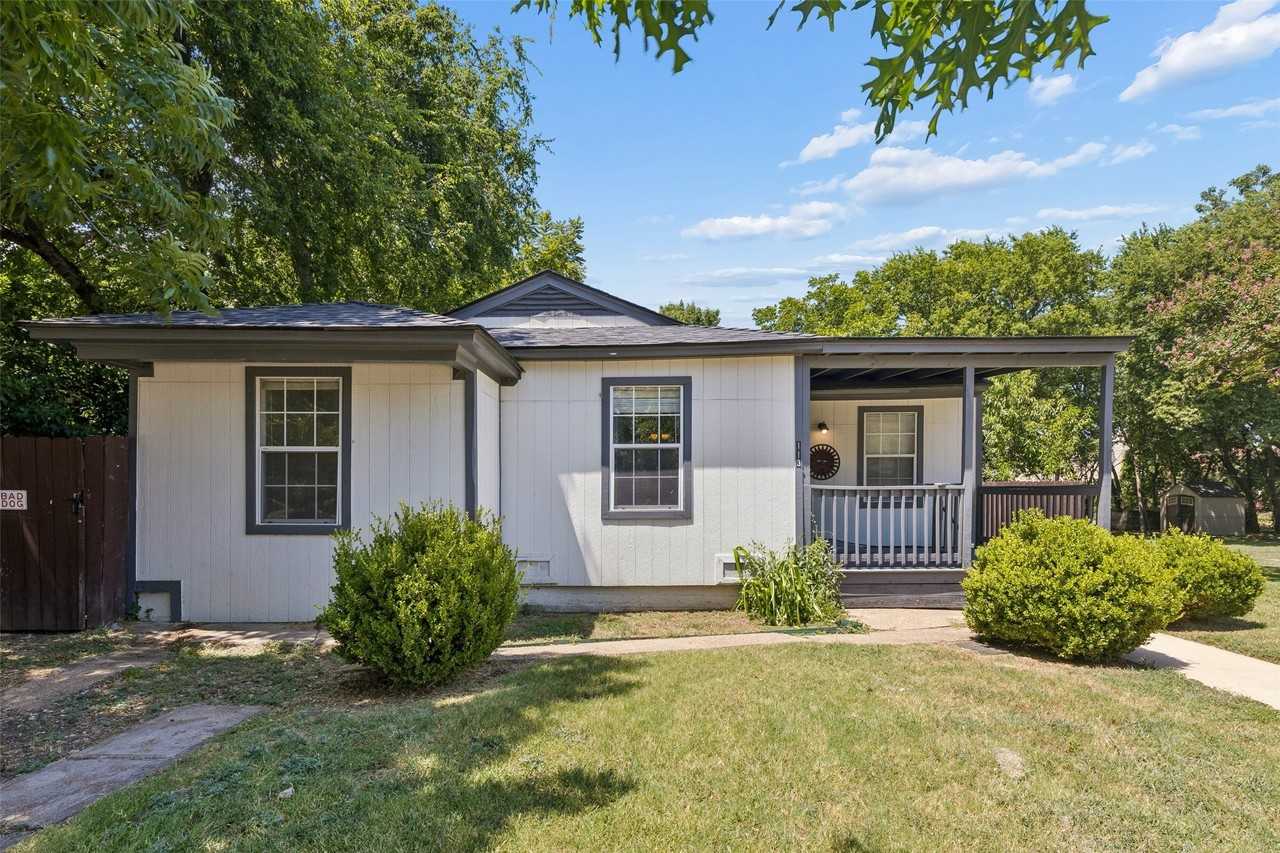 113 W Avenue E - Photo 2 of 15