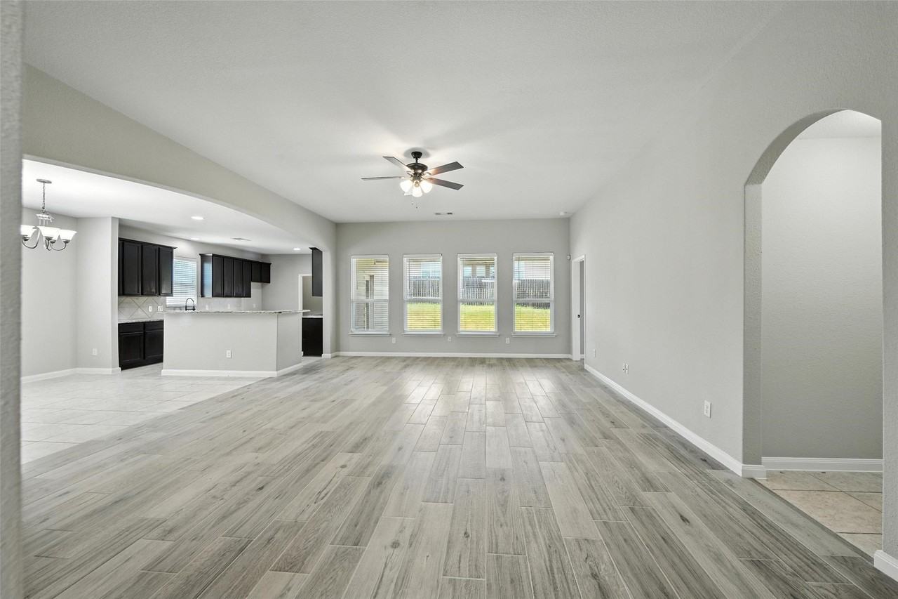 2401 Fall Leaf Ct - Photo 2 of 19