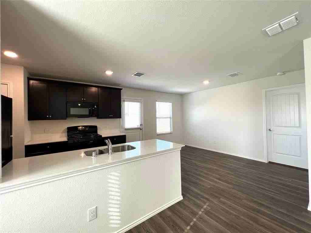213 Anvil Dr - Photo 3 of 13