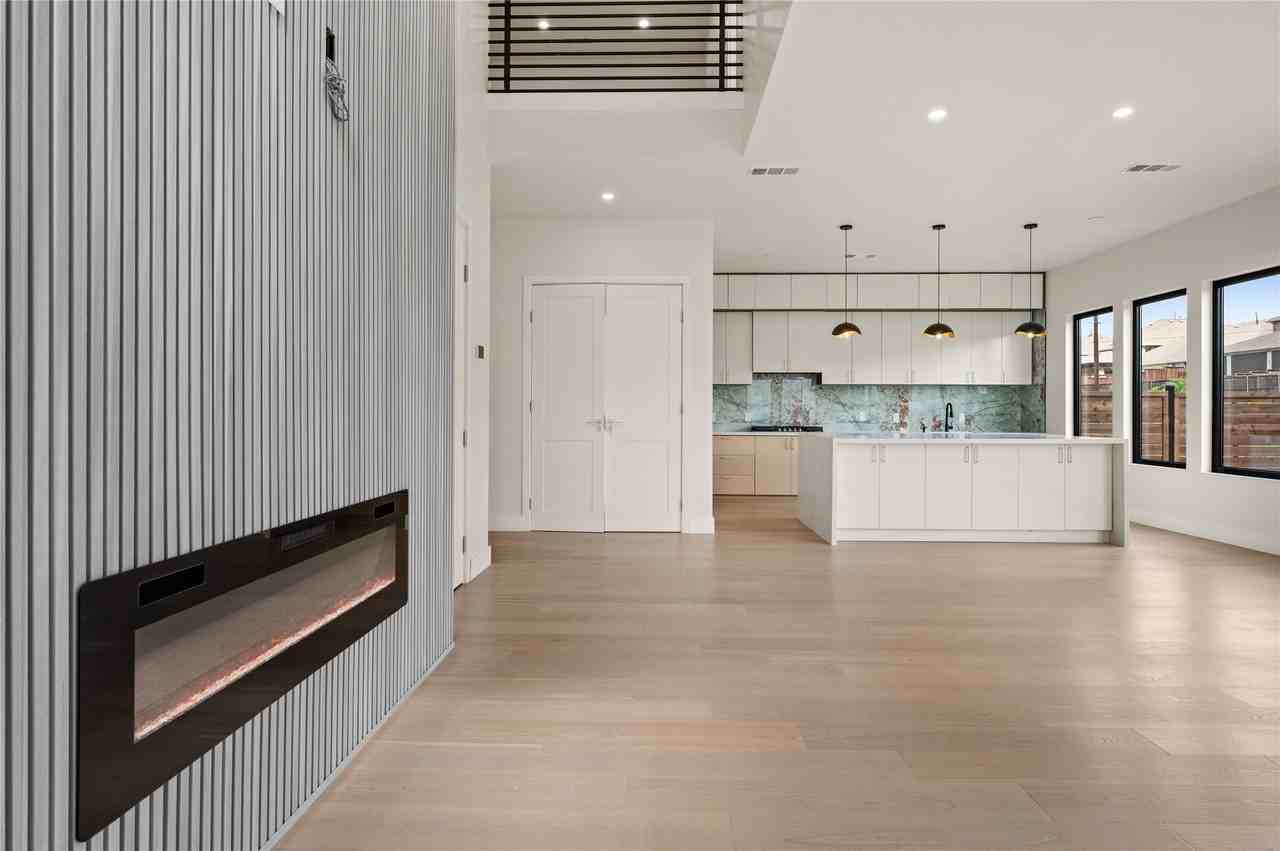 3447 Umyousef Ct - Photo 4 of 35