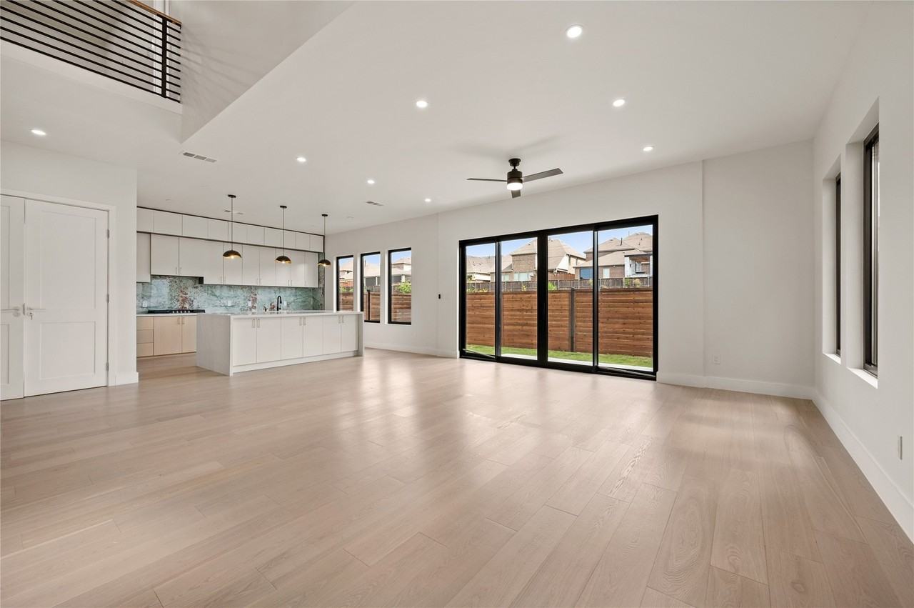 3447 Umyousef Ct - Photo 6 of 35