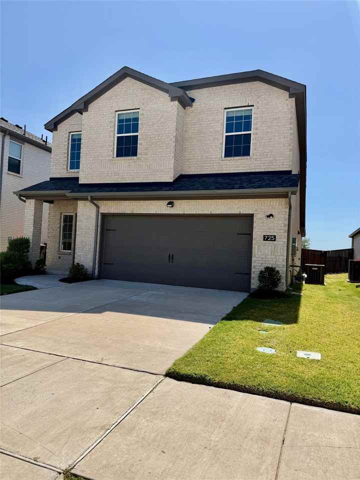 725 Santa Lucia Dr - Photo 2 of 24