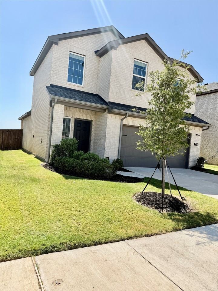725 Santa Lucia Dr - Photo 3 of 24