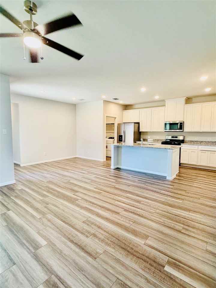 725 Santa Lucia Dr - Photo 7 of 24
