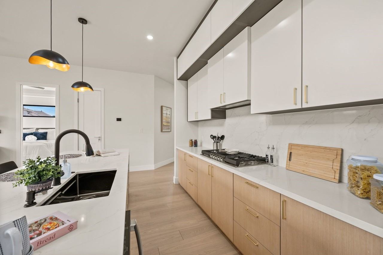 3443 Umyousef Ct - Photo 4 of 39