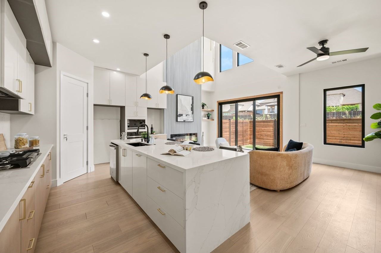 3443 Umyousef Ct - Photo 5 of 39
