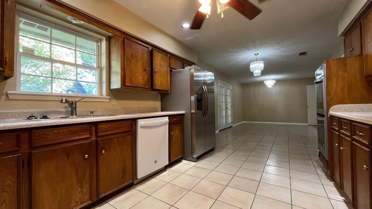 14506 Ablon Dr - Photo 4 of 23