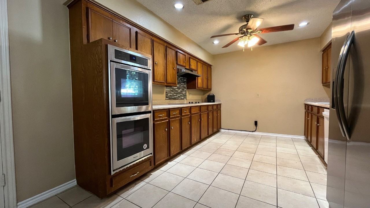 14506 Ablon Dr - Photo 5 of 23