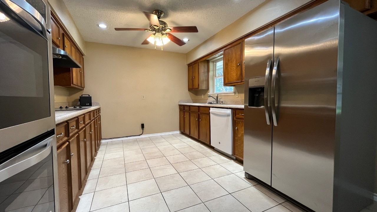 14506 Ablon Dr - Photo 6 of 23