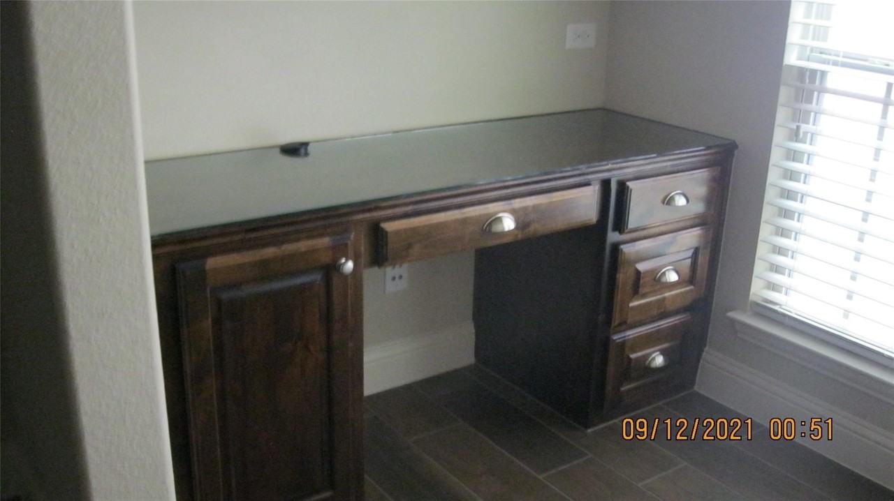 704 Wiltshire Blvd - Photo 4 of 6