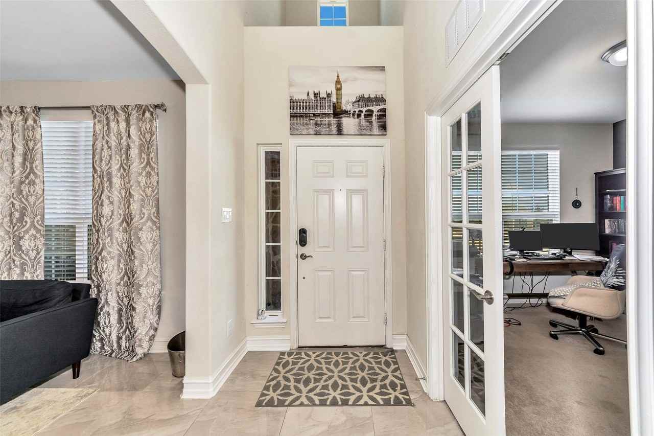 8109 Brahmin Ct - Photo 4 of 34