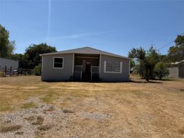 featured image of 715 Comanche Cove Dr