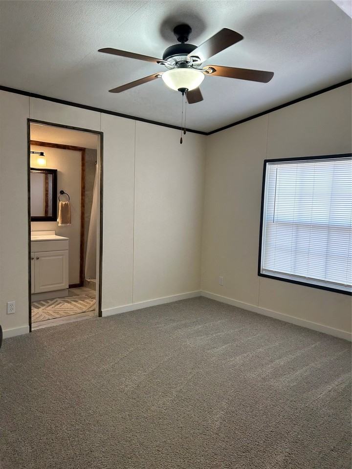201 Lakeview Trl - Photo 5 of 11