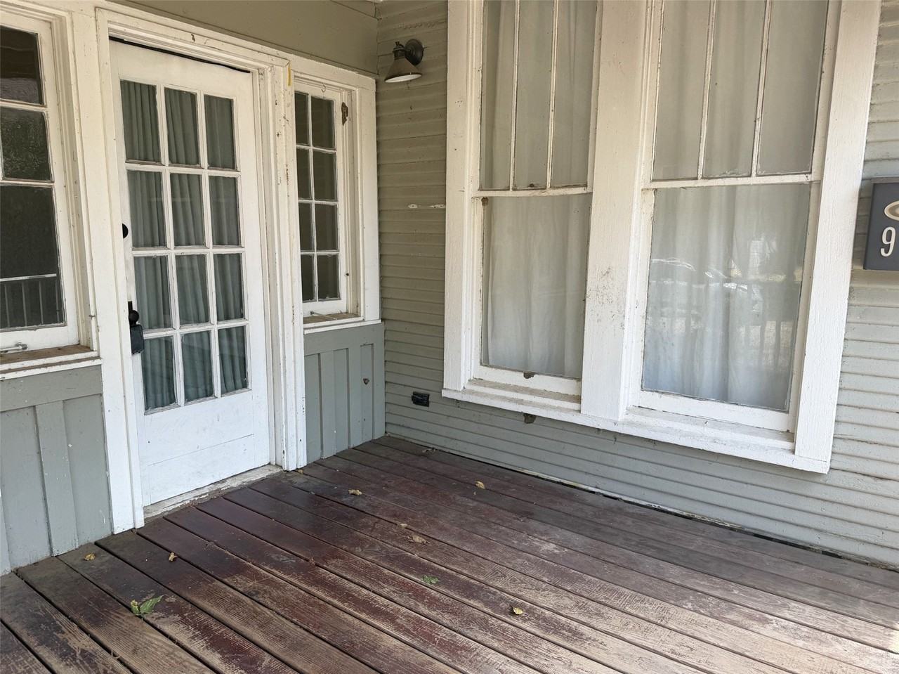 912 Oakland St - Photo 3 of 21