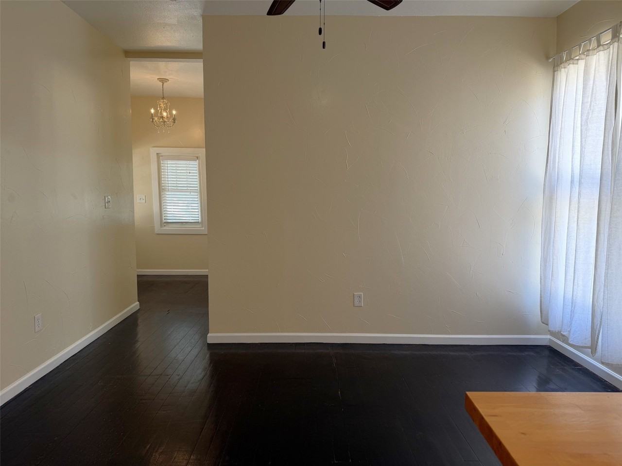 912 Oakland St - Photo 5 of 21