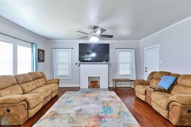 1010 Stowe St - Photo 2 of 12