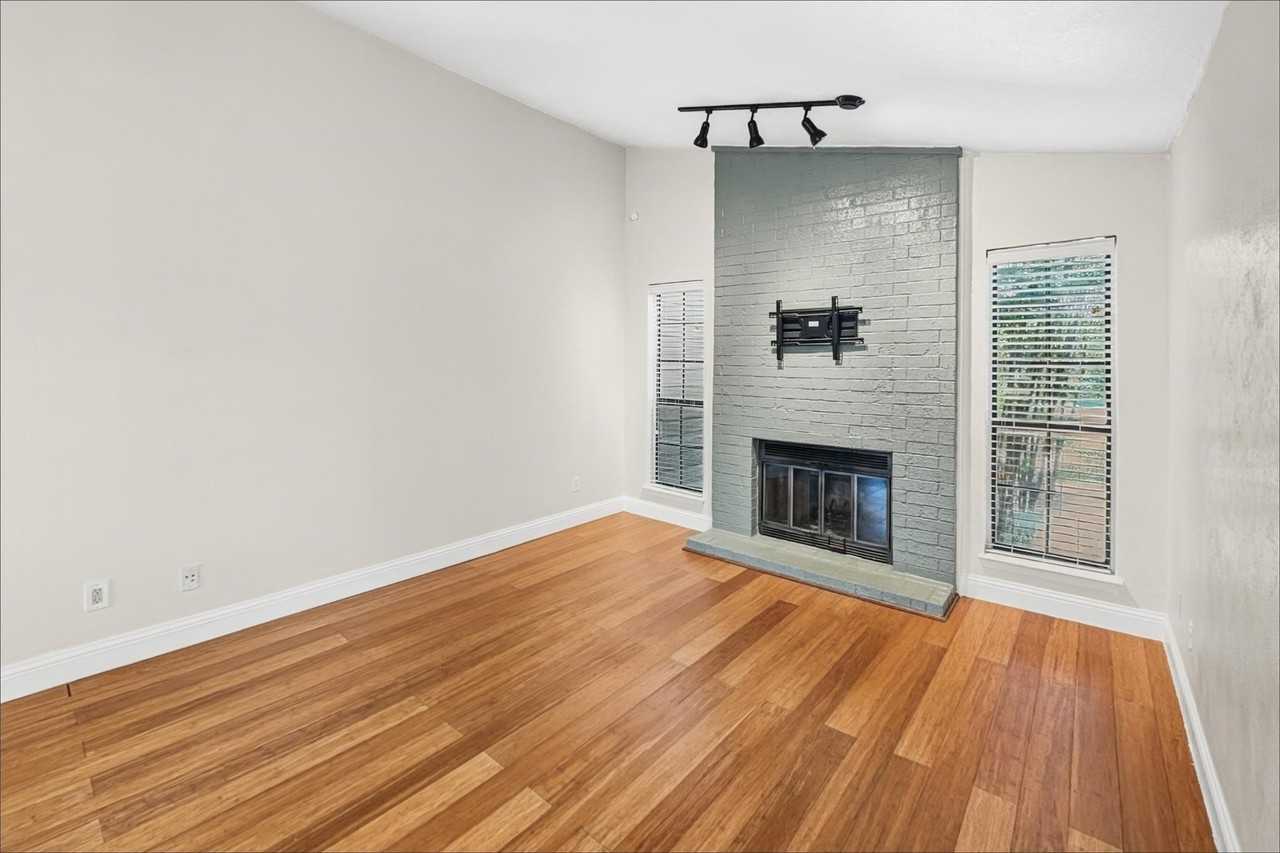 1108 Quail Valley Ln #221 - Photo 3 of 18