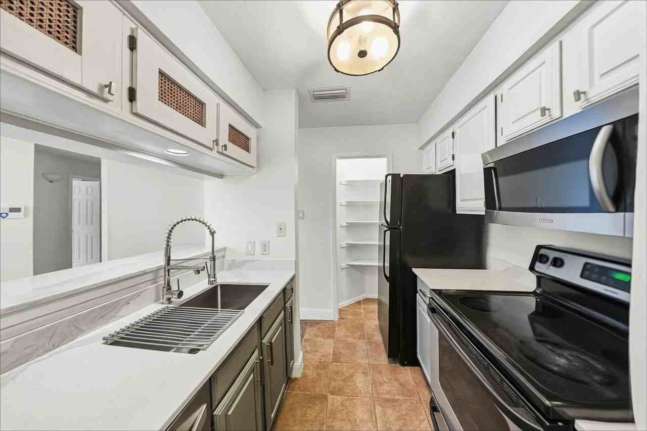 1108 Quail Valley Ln #221 - Photo 5 of 18