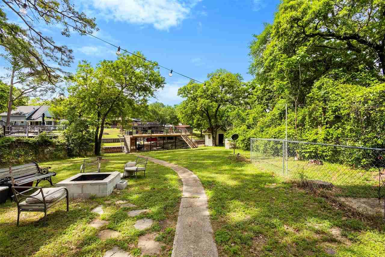 111 Island Park Dr - Photo 5 of 37