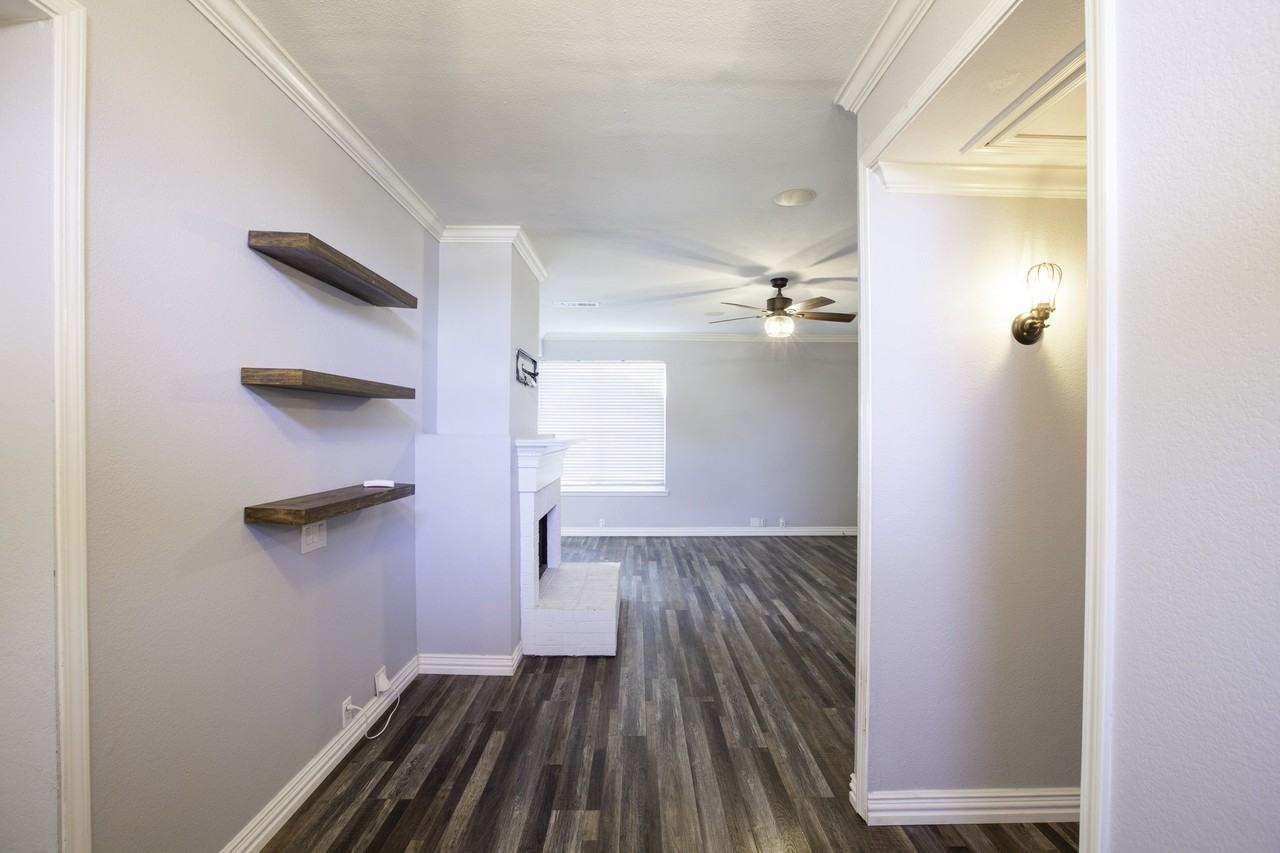 3103 Creekwood Dr - Photo 2 of 37
