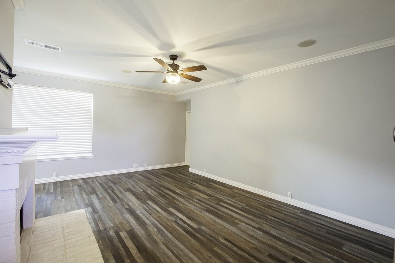 3103 Creekwood Dr - Photo 3 of 37