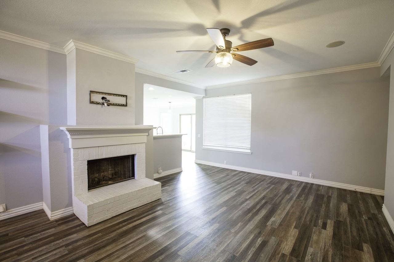 3103 Creekwood Dr - Photo 5 of 37