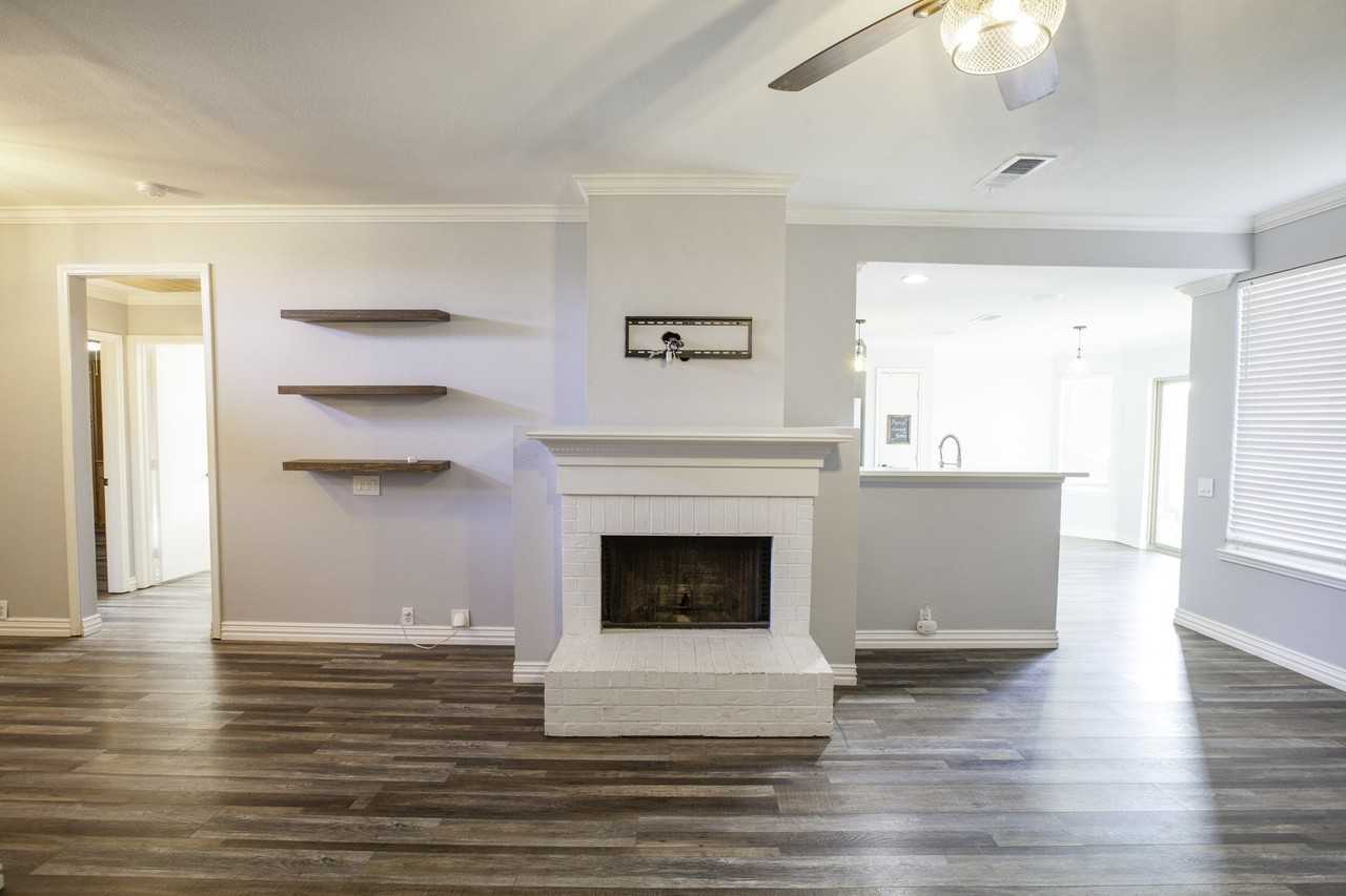 3103 Creekwood Dr - Photo 6 of 37