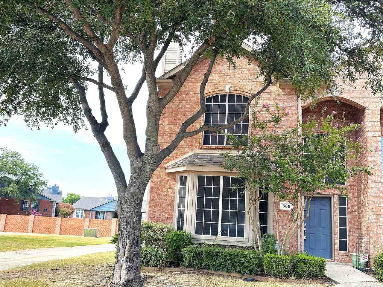 389 Ivan Dr - Photo 2 of 37