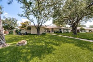 featured image of 4614 Ridgeside Dr