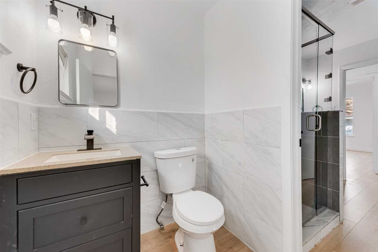 1105 W White Ave - Photo 6 of 7
