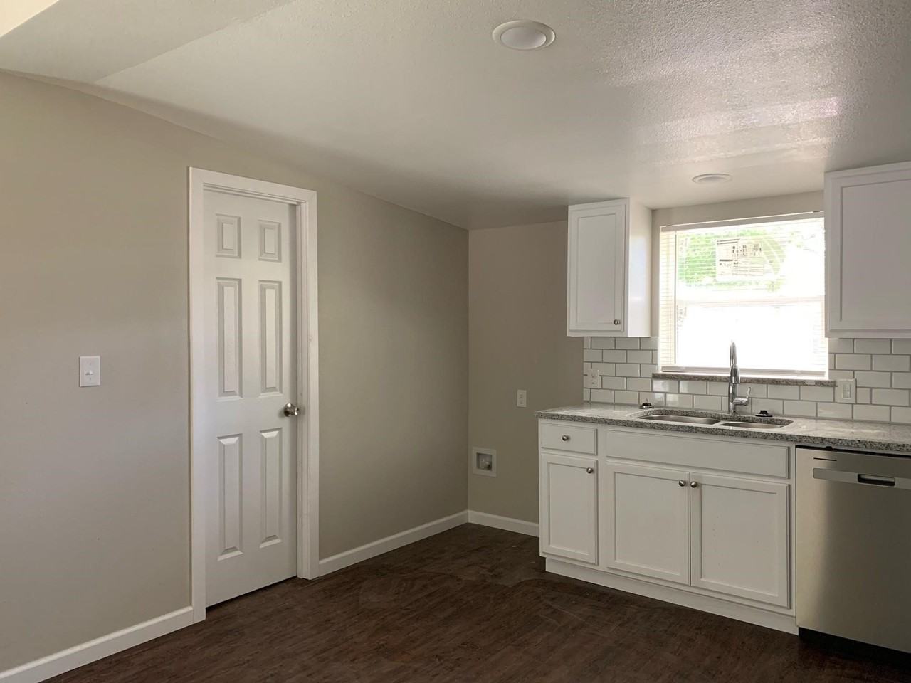 1012 Faye St - Photo 3 of 9