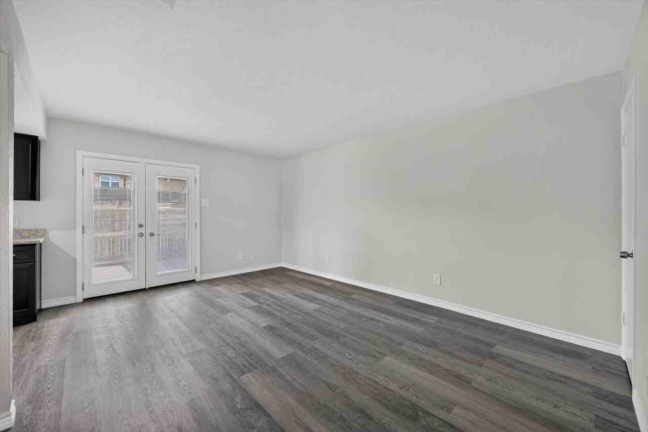 1801 E Grauwyler Rd #101 - Photo 6 of 40