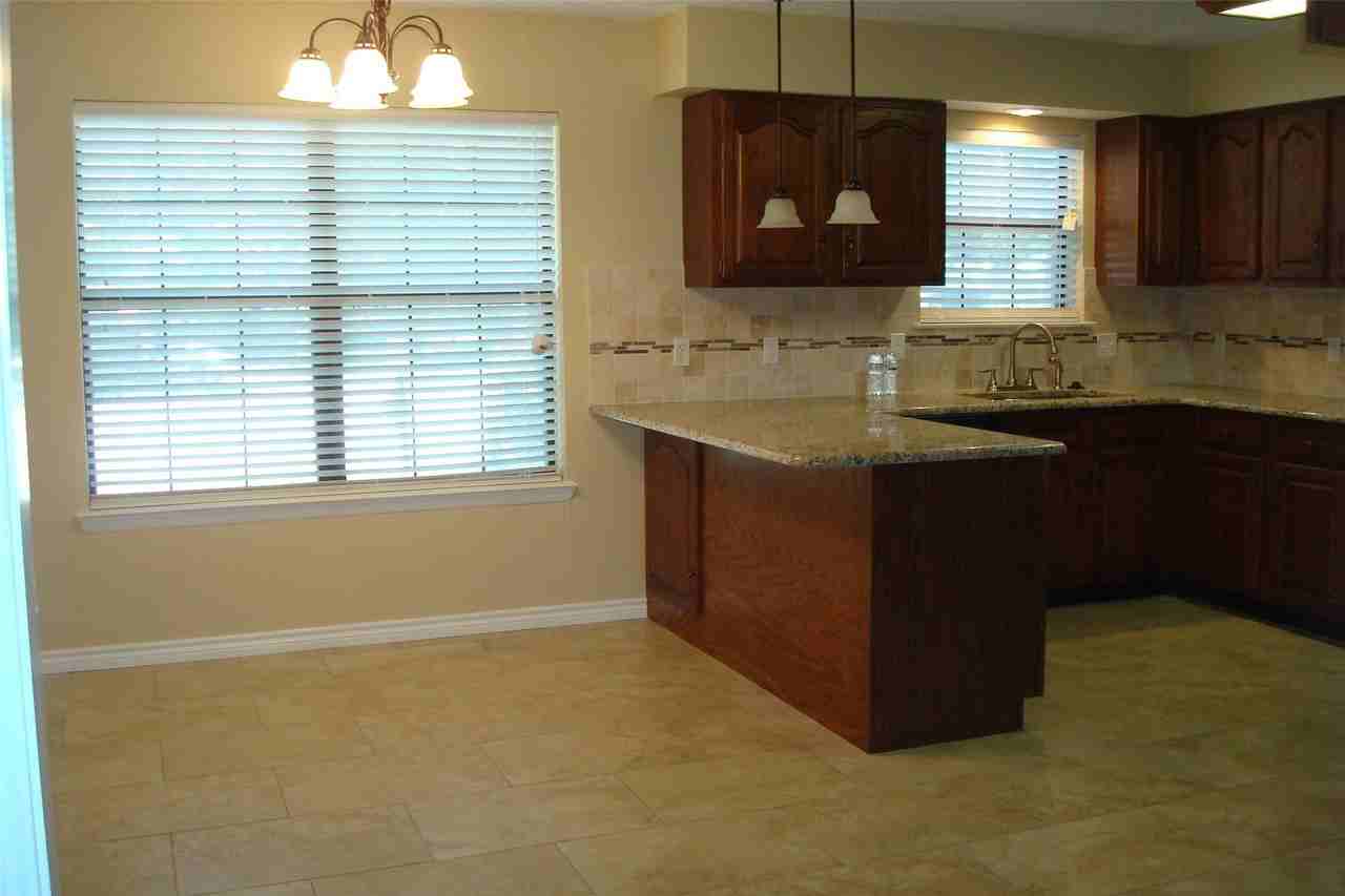 1029 Conchos Cir E - Photo 3 of 11