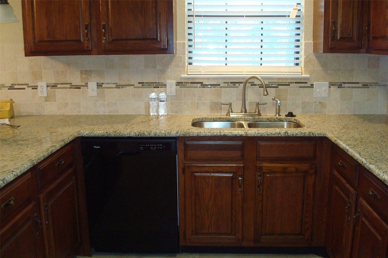 1029 Conchos Cir E - Photo 4 of 11