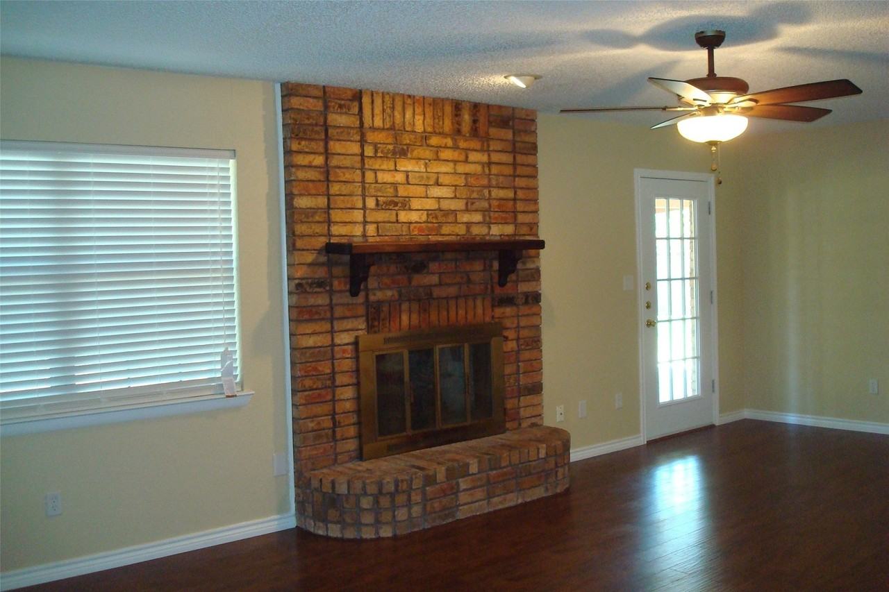 1029 Conchos Cir E - Photo 7 of 11