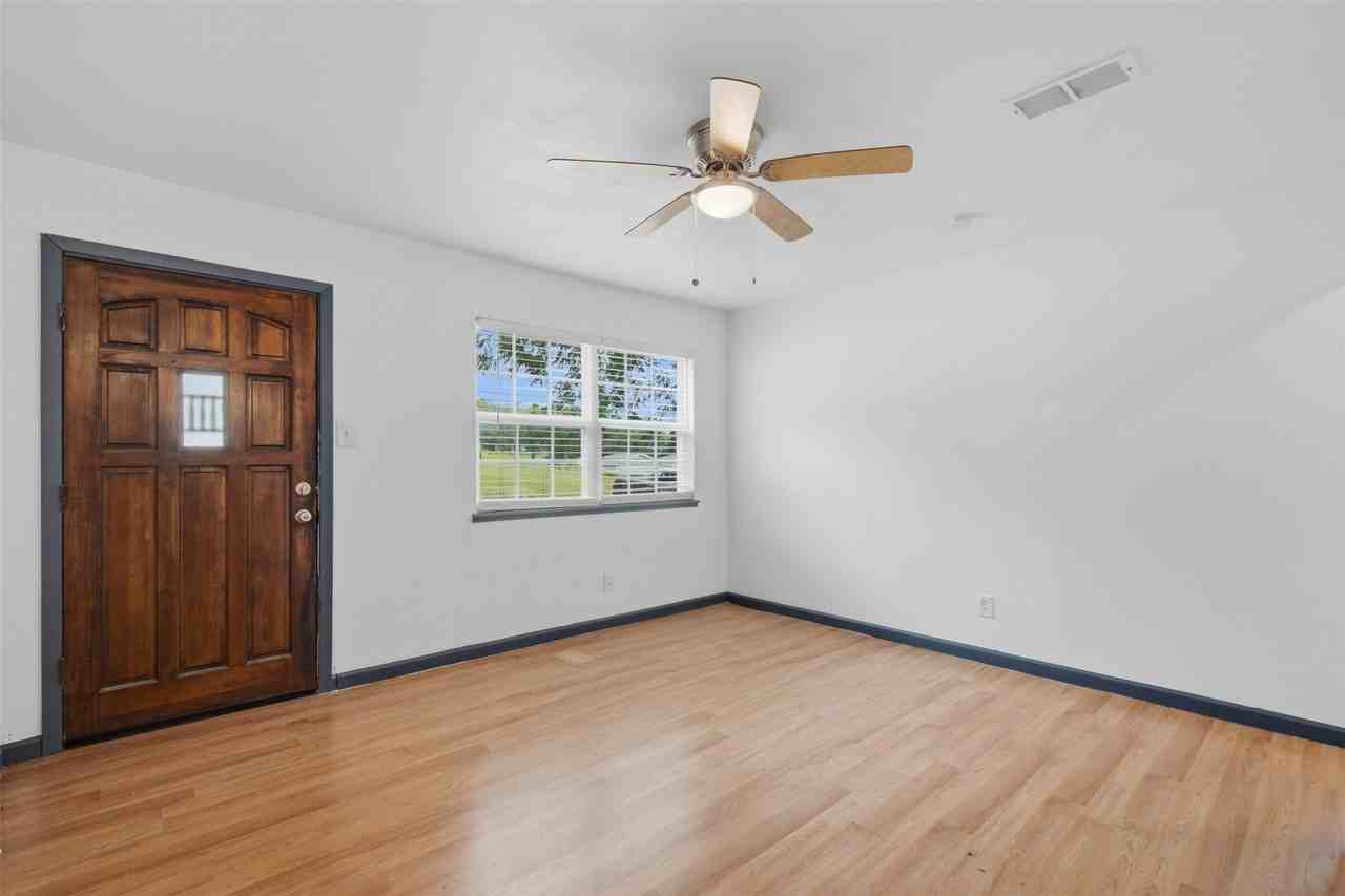 620 E Sears St - Photo 2 of 25