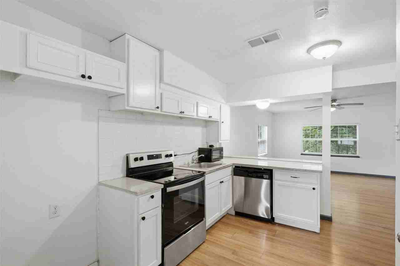 620 E Sears St - Photo 5 of 25