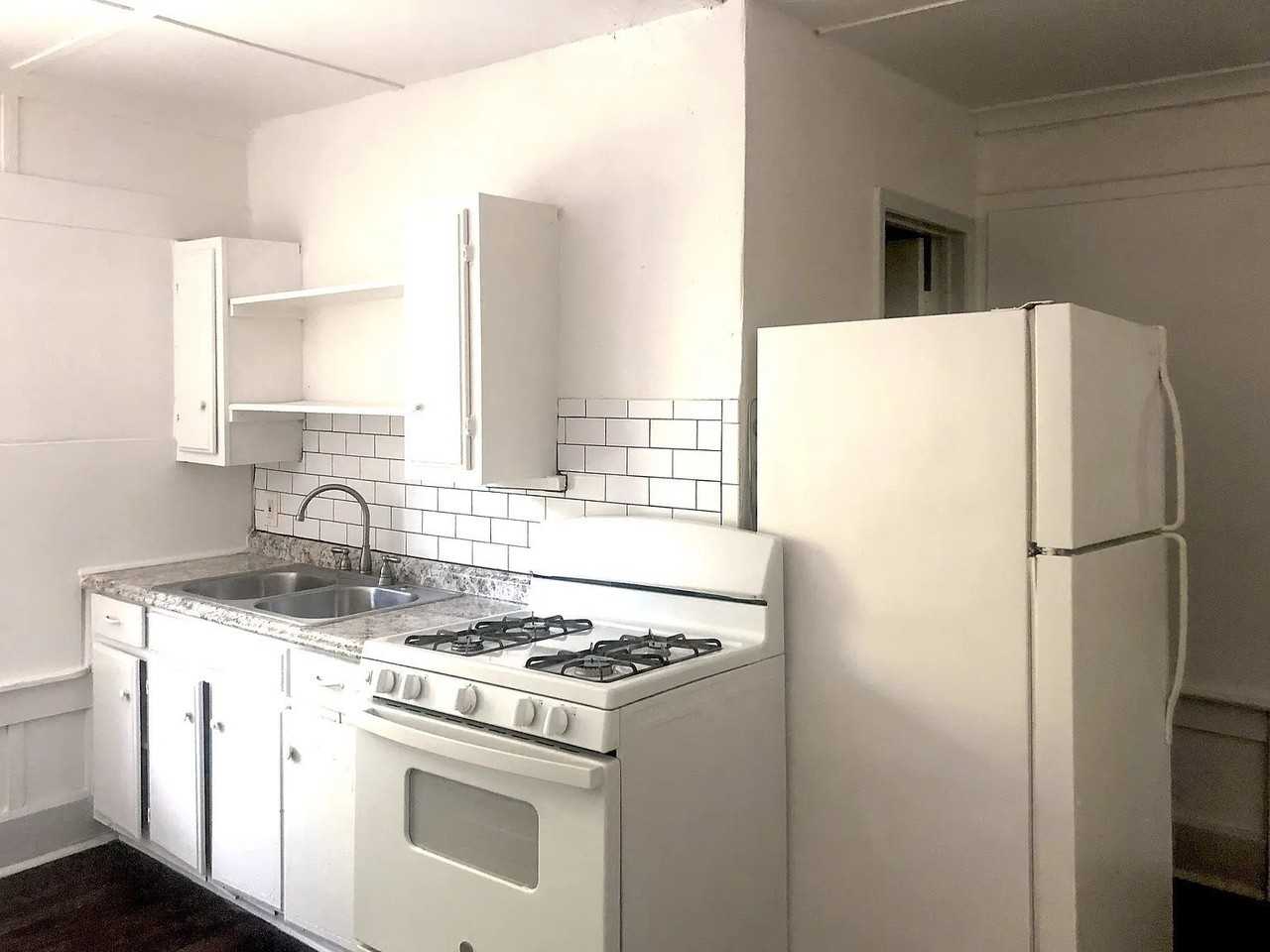 3715 Travis Ave #C - Photo 4 of 13
