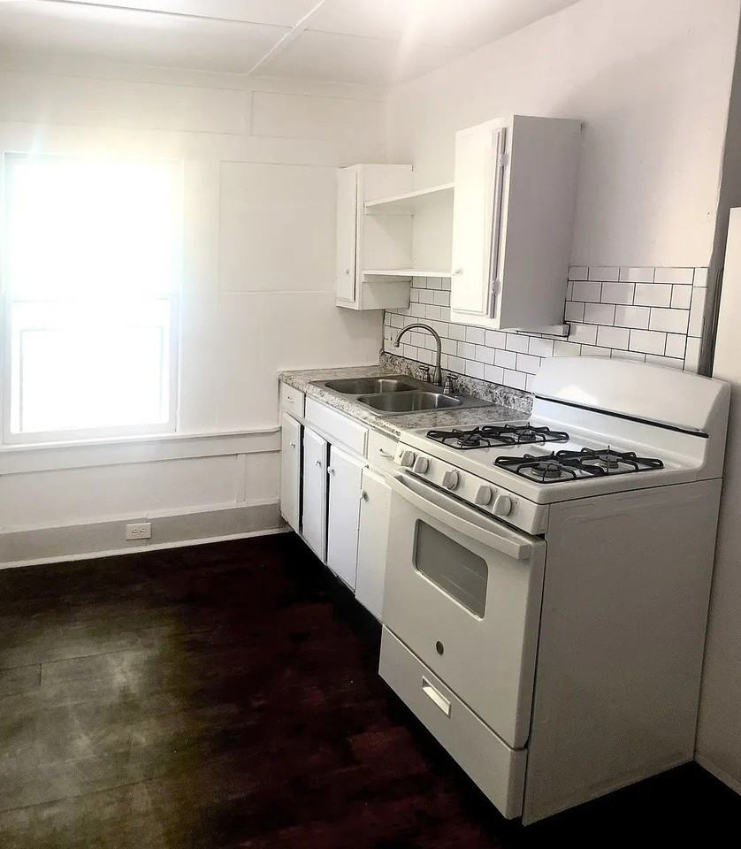 3715 Travis Ave #C - Photo 5 of 13