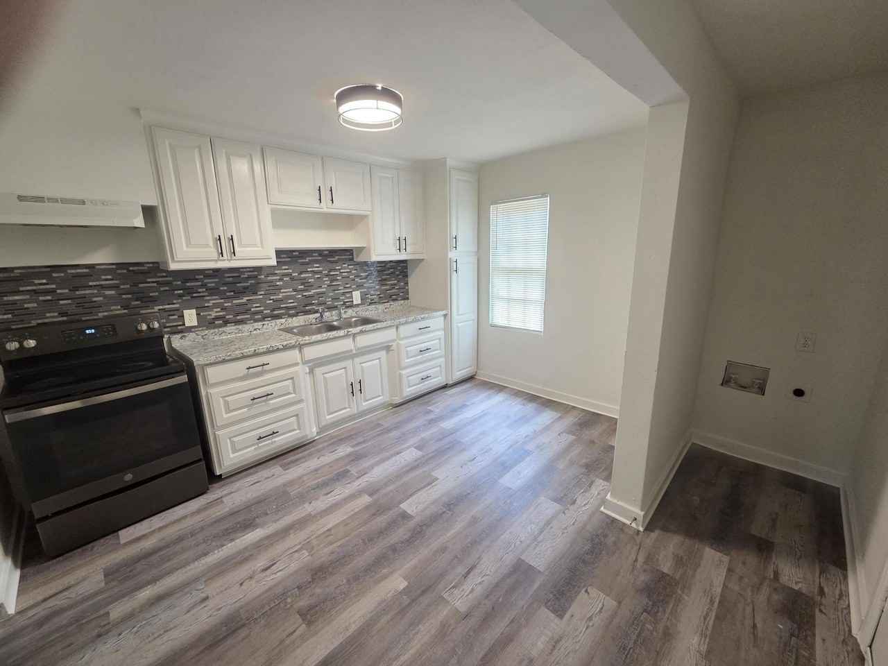 3328 Lynnfield Dr - Photo 2 of 8