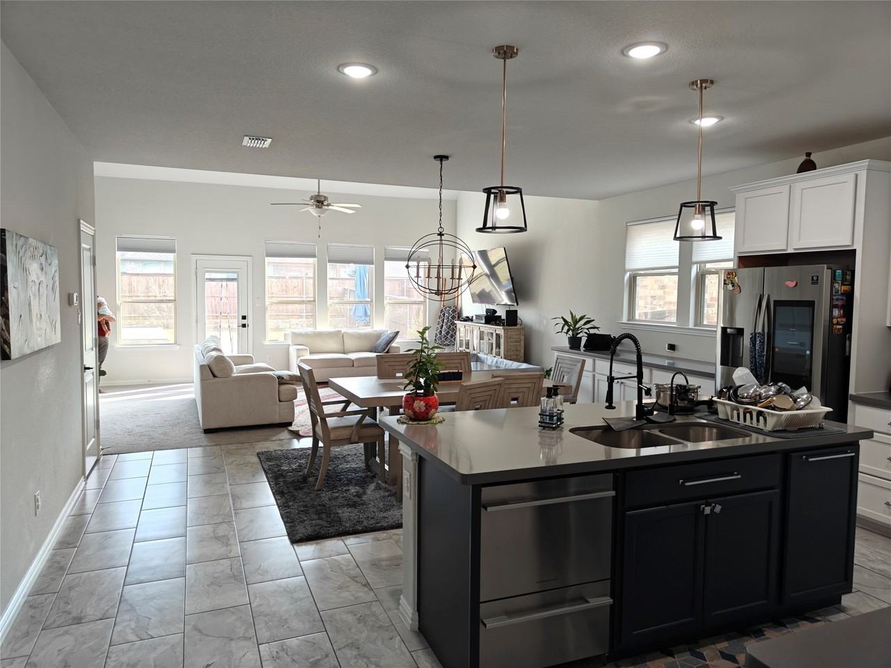 1001 Azure Ln - Photo 4 of 32