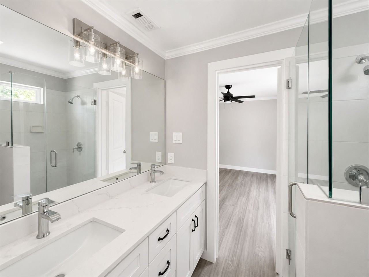 1306 Locust St - Photo 7 of 15