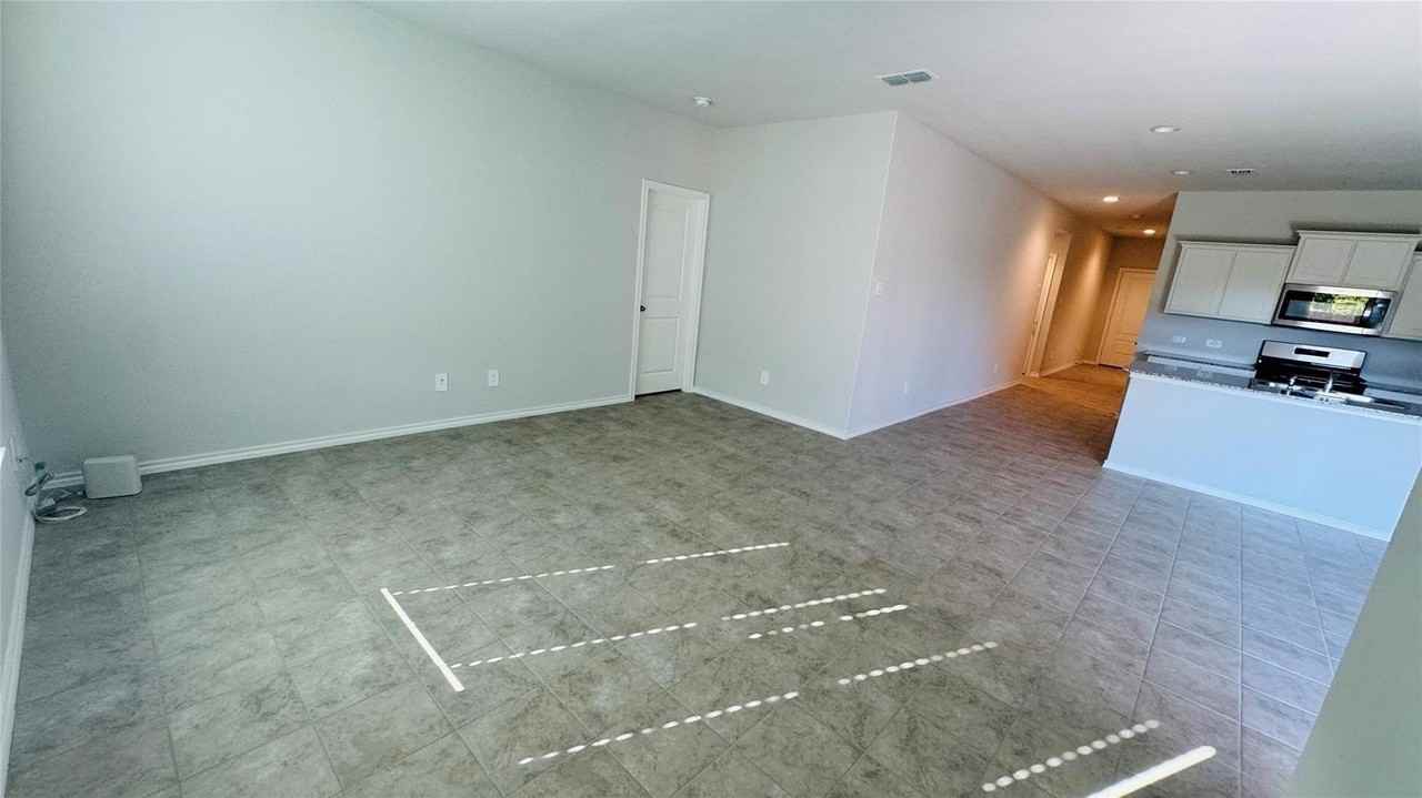 4177 Crooked Bend Dr - Photo 3 of 32